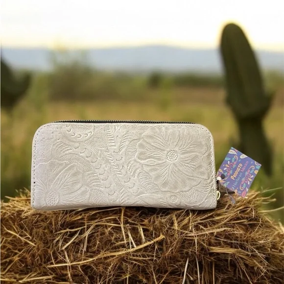 Artisanal Wallet, Embroidered Wallet, Handcrafted in Mexico, Women’s Wallet, New - Picture 4 of 6